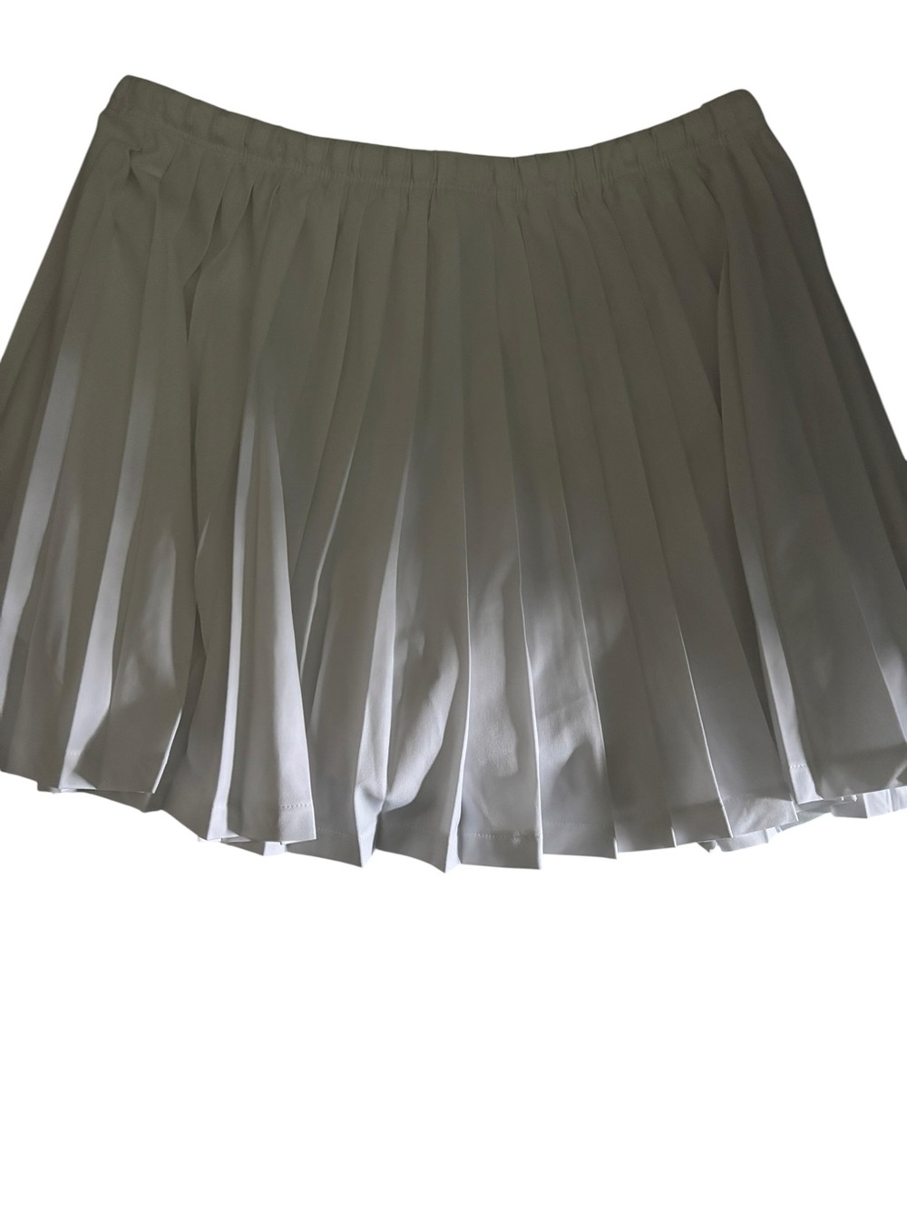 Vuori Clementine Pleated Tennis Skirt Skort in White - Size Small - Picture 2 of 5
